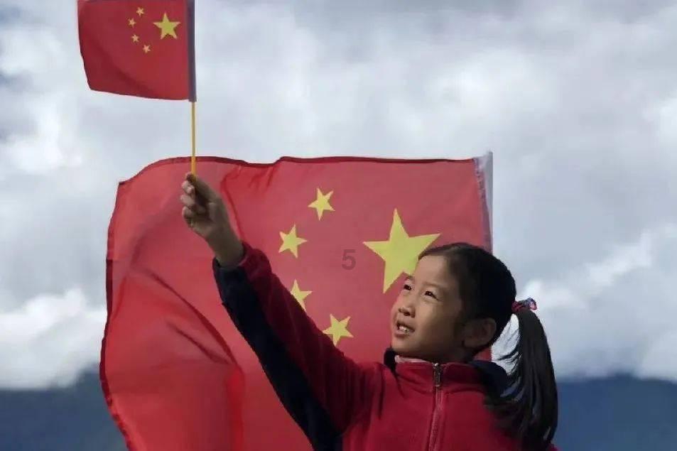 龙年全家福开拍！上海电信营业厅、数字公话亭“营业中”